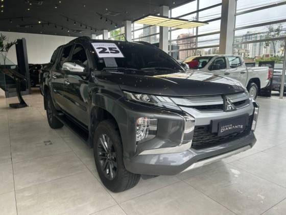 MITSUBISHI L200 TRITON 2.4 16V TURBO DIESEL SPORT HPE CD 4P 4X4 AUTOMÁTICO MITSUBISHI L200 TRITON 2.4 16V TURBO DIESEL SPORT HPE CD 4P 4X4 AUTOMÁTICO